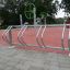 Bike Stand jalgrattahoidja metallist, paigaldatud mänguväljakul.