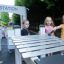 Laste mängivad metallklaverit Xylophone mänguväljakul.