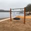 Bird Nest Swing Nature (BNS 120 cm) kiigepink liivalaval järve ääres