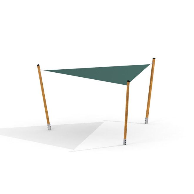 Sun Shade Triangle 5x5x5 Pioneer puidust postide ja rohelise varjulipuga mänguväljak.